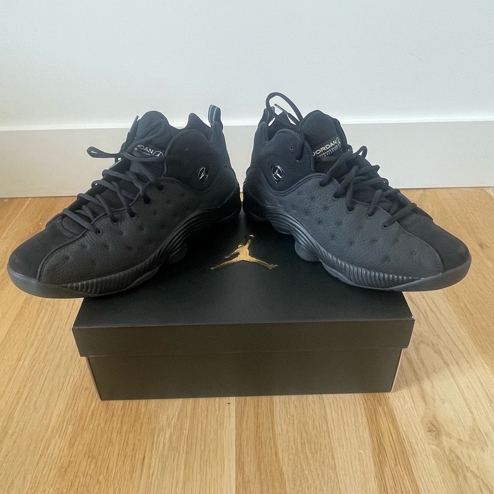 Jordan Jumpman Team II “black cat”
Men’s Size 10